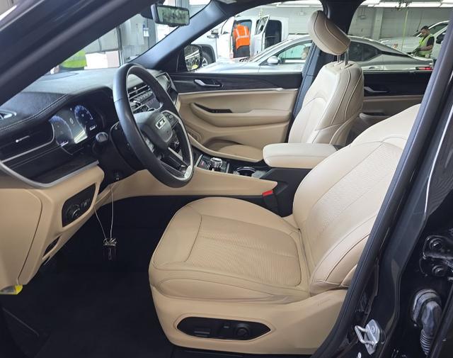 jeep grand cherokee l 2024 1C4RJKBG3R8613688 image jeep grand cherokee l 2024 1C4RJKBG3R8613688 image